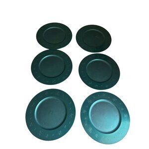 Tupperware Set Of 6 Green Plastic 9" Plates With Snowflake Design
